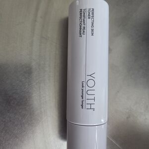 Rodan + Fields Youth Perfecting Skin Toner - White